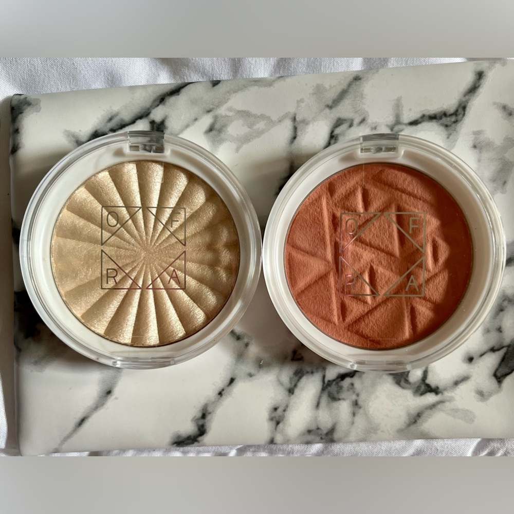 Set of OFRA highlighter and blush with marble bag